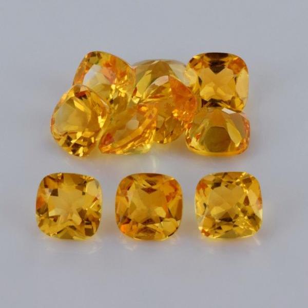 Камни желтого цвета фото Natural Citrine - 6mm 10 Pieces Lot Calibrated Size Faceted Cut Cushion Yellow C